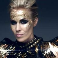 Clip : Natasha Bedingfield de retour avec "Strip Me"