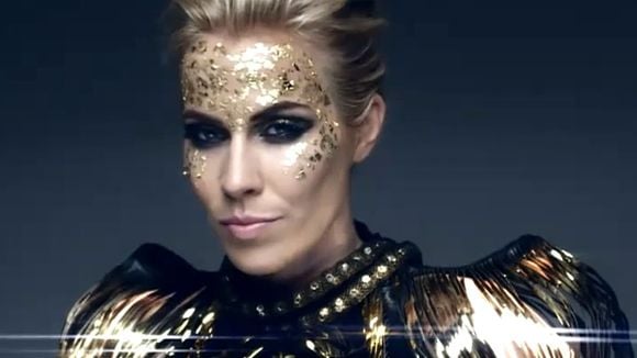 Clip : Natasha Bedingfield de retour avec "Strip Me"