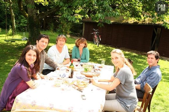 Anne Charrier, Bruno Madinier, Bernard Yerles, Florence Pernel, Serge Hazanavicius et Elise Tielrooy dans "Mes amis, mes amours, mes emmerdes"