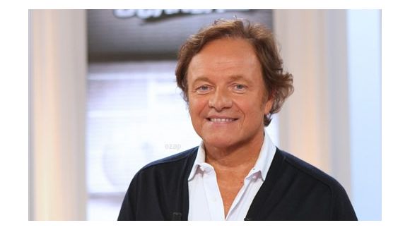France 2 autorise Guillaume Durand à officier sur i>Télé