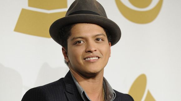 Charts UK : le raz-de-marée Bruno Mars