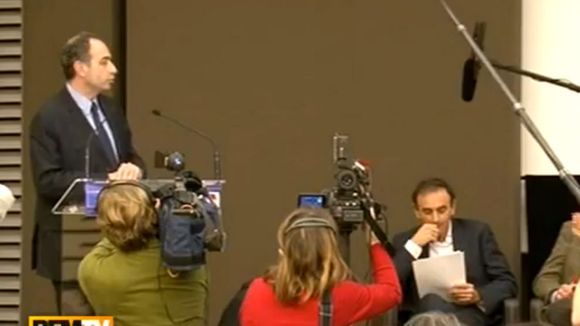 Zapping : Zemmour ovationné par les députés UMP