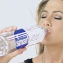 Jennifer Aniston dans la pub pour Smart Water