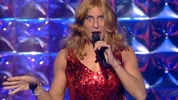 Zapping : Nagui se travestit en Dalida !