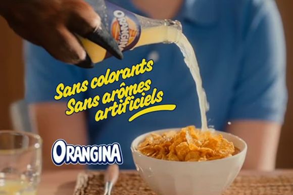 La nouvelle campagne de pub d'Orangina qui parodie... la pub.