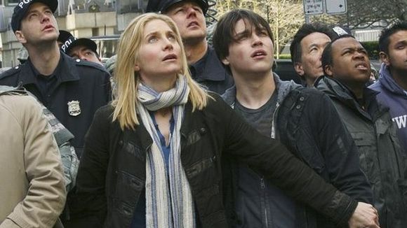 Audiences US : "V" se termine sans gloire, "Glee" faiblit
