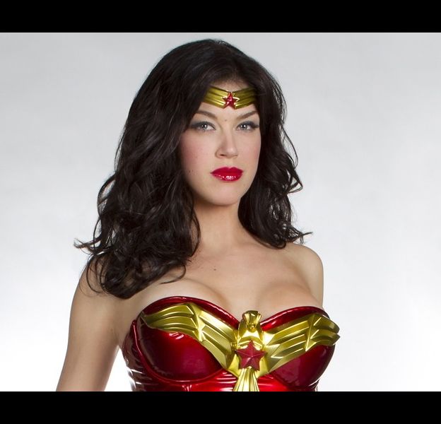 Adrianne Palicki est "Wonder Woman"
