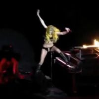 Lady Gaga chute lourdement en plein milieu d'un concert