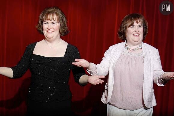 Susan Boyle découvre sa statue de cire au musée de Blackpool