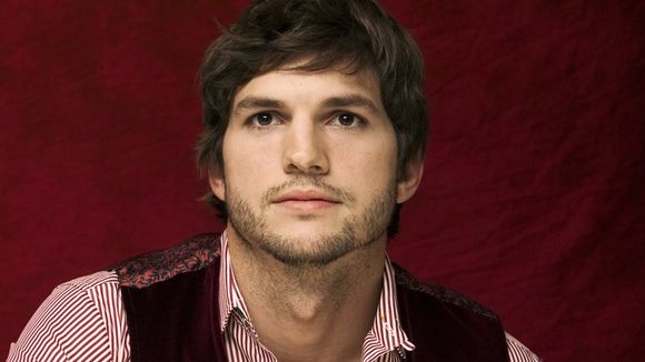 "Mon Oncle Charlie" : Ashton Kutcher remplace Charlie Sheen !