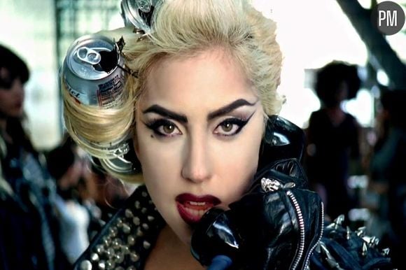 Lady Gaga dans le clip de "Telephone"