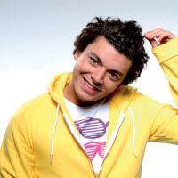 Kev Adams : "Je me suis éclaté à jouer un ado sur scène et maintenant à la télé, après ça ira !"