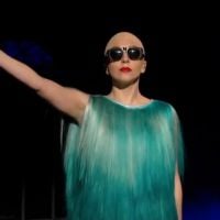 Lady Gaga chauve pour chanter "Hair" ?