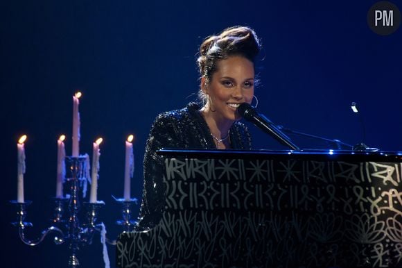 Alicia Keys sur la scène du Palais des Congrès de Paris, le 11 juin 2011