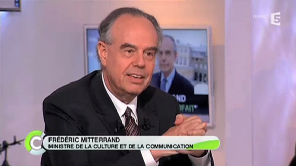 Frédéric Mitterrand, interrogé sur le plateau de "C a vous".