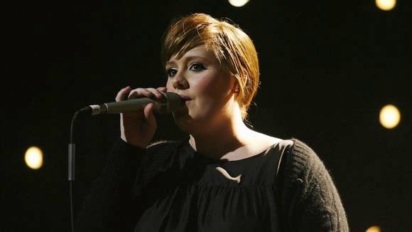 Charts US : Adele toujours en tête devant Maroon 5