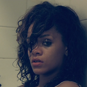 Rihanna dans le clip "We Found Love"