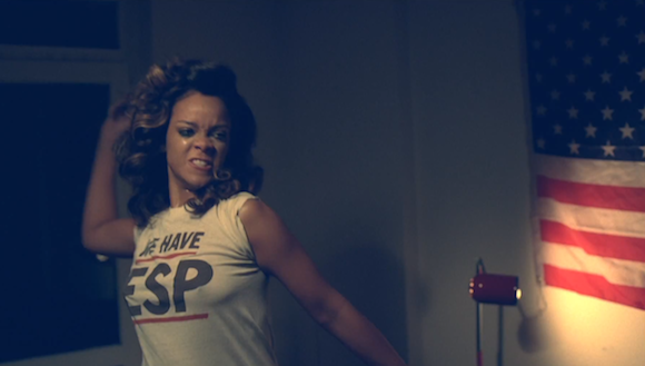 Rihanna dans le clip "We Found Love"