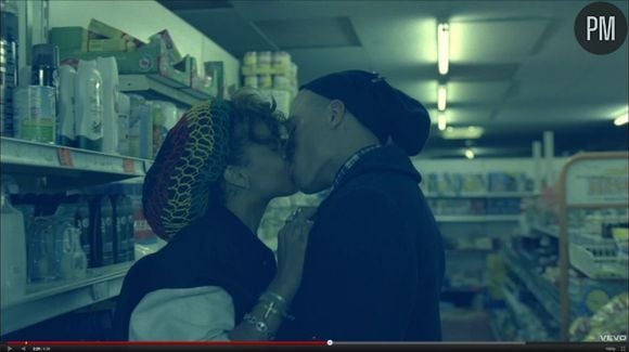 Rihanna dans le clip "We Found Love"