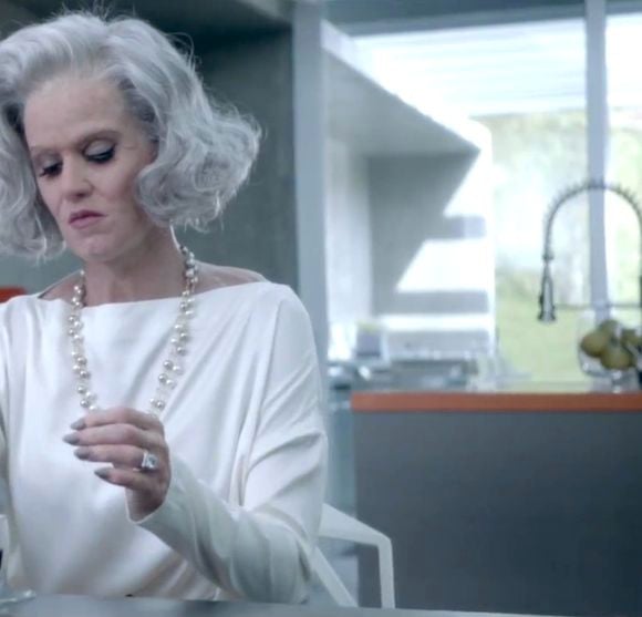 Katy Perry dans le clip de "The One That Got Away"