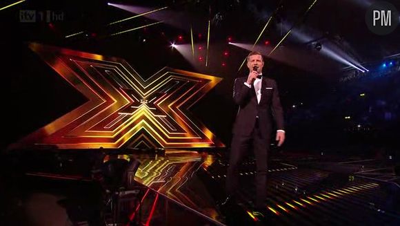 Dermot O'Leary présente la finale de "The X Factor" UK 2011