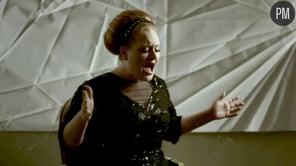 Adele dans le clip de "Rolling in the Deep"