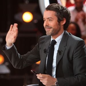 Yann Barthès.