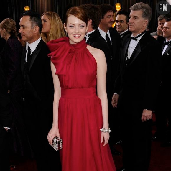 Emma Stone sur le tapis rouge des Oscars 2012