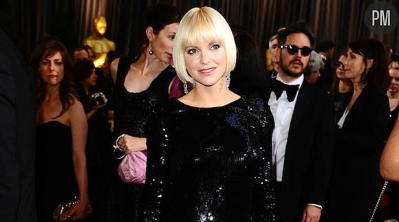 Anna Faris sur le tapis rouge des Oscars 2012