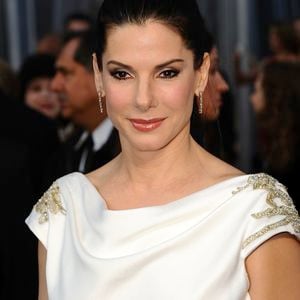 Sandra Bullock sur le tapis rouge des Oscars 2012