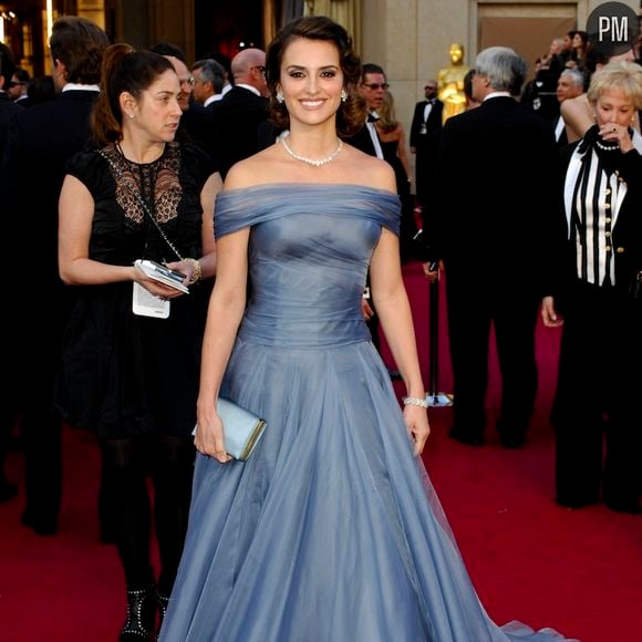 Penelope Cruz sur le tapis rouge des Oscars 2012