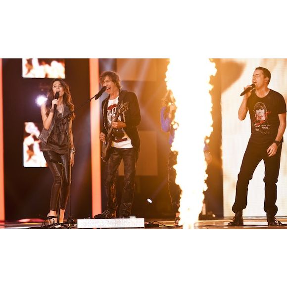 Louise, Louis Bertignac et Philippe Tailleferd sur le plateau de "The Voice" sur TF1, le 7 avril