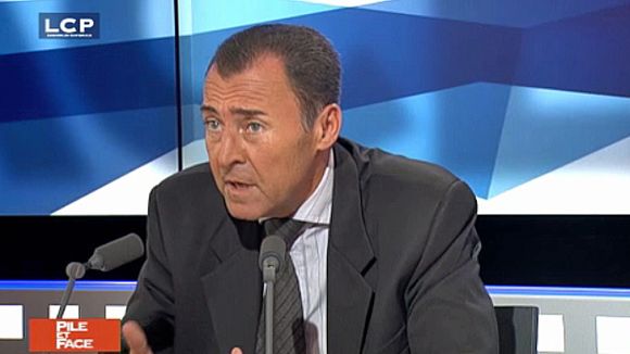 Un député UMP dérape sur Fadela Amara, Valérie Trierweiler, Eva Joly, Nathalie Arthaud...