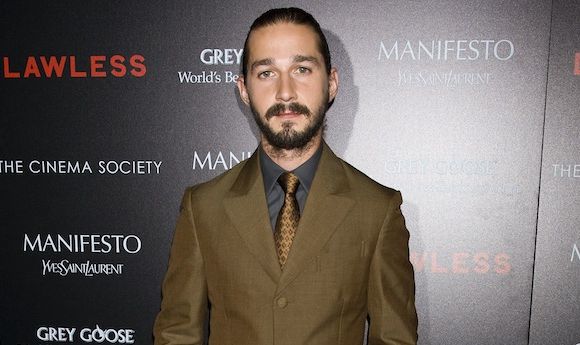 Shia LaBeouf présente ses excuses après avoir jugé que Steven Spielberg s'était "planté" avec "Indiana Jones 4"