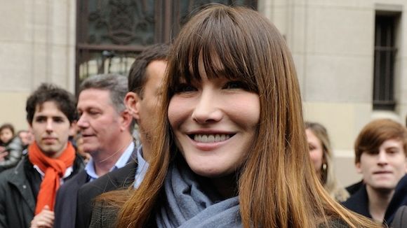 Carla Bruni en duo avec Enrico Macias sur "Les Gens du Nord"