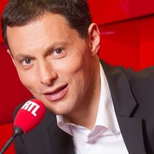 A la peine dans la partie journal de "RTL Soir", Marc-Olivier Fogiel a redressé "On refait le monde": 567.000 auditeurs en moyenne sur les deux heures.