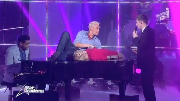 "Star Academy" : Un problème technique force Daniel et Laurène à chanter "Mistral Gagnant" a cappella