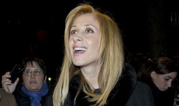 Lara Fabian se dit "blessée" par "Le Petit Journal"