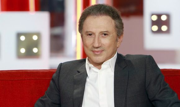 Michel Drucker signe pour deux nouvelles saisons de "Vivement dimanche"