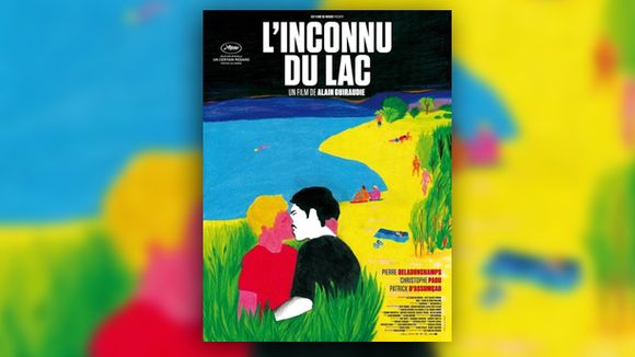 "L'Inconnu du lac" : Une affiche du film avec un baiser gay censurée à Saint-Cloud et Versailles