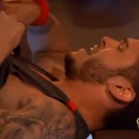 Baptiste Giabiconi terrorisé et hystérique dans "Fort Boyard"