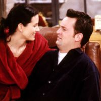 "Friends" : Matthew Perry va retrouver Courteney Cox dans "Cougar Town"