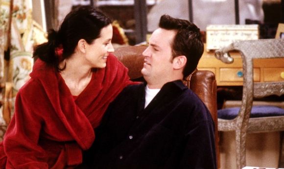 Courteney Cox va inviter Matthew Perry dans "Cougar Town"