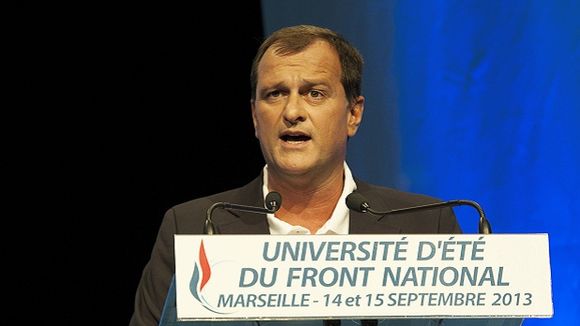 Louis Aliot (FN) traite de "pute" une journaliste de "L'indépendant"