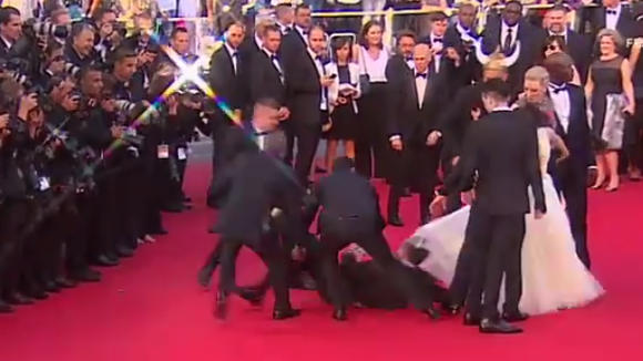 Cannes : America Ferrera attaquée sur le tapis rouge de "Dragons 2"