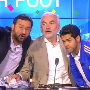 Cyril Hanouna perturbe le direct de Pascal Praud sur i-TELE.