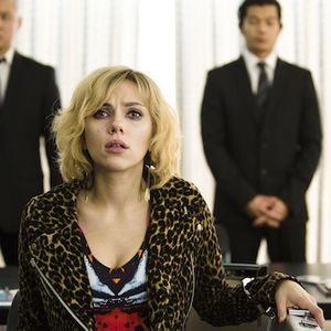 "Lucy" avec Scarlett Johansson, en tête des premières séances parisiennes