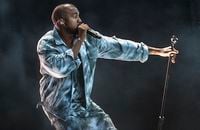 Kanye West s'agace que des handicapés ne se lèvent pas pendant son concert