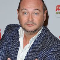 Cauet fustige l'access de NRJ 12 après l'échec de "Qui allez-vous croire ?"