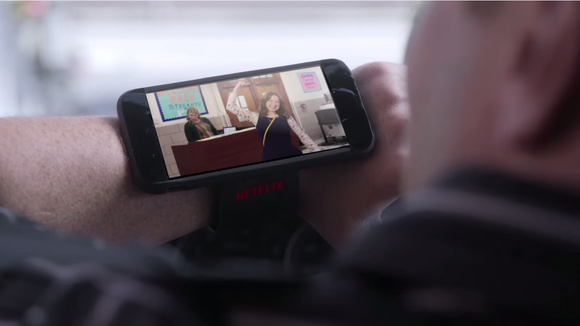 Pub : Le clin d'oeil de Netflix à l'Apple Watch